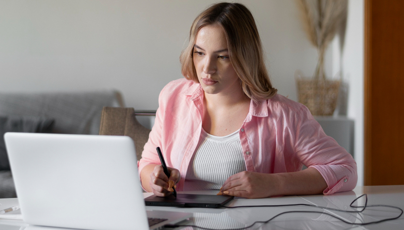 Самодисципліна починається саме з тайм-менеджменту Дівчина займається онлайн (фото)